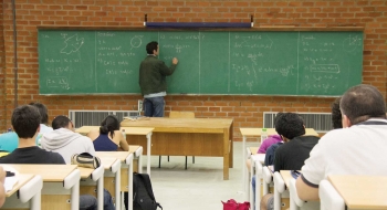 Professora alerta para apagão na formação de profissionais de ensino